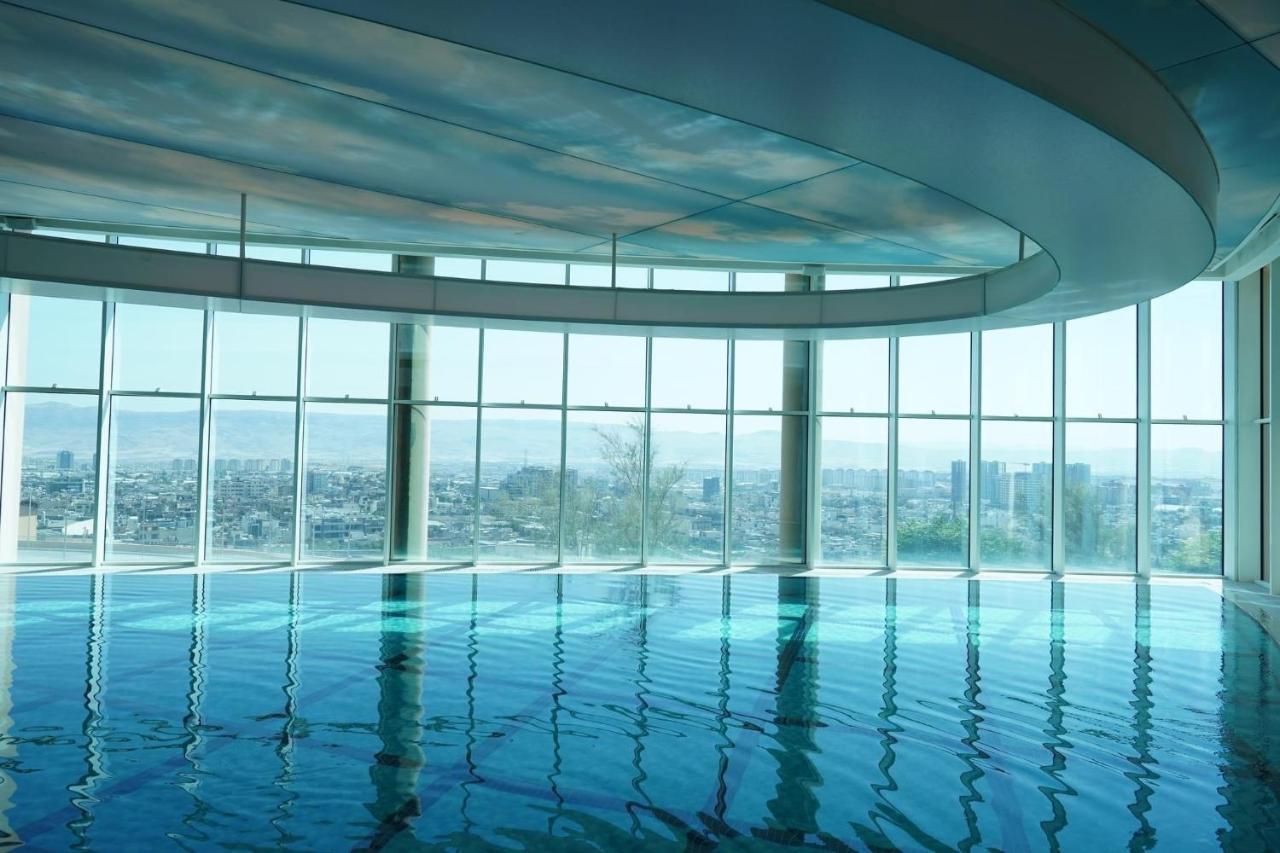 Grand Millennium Sulaimani Hotel Sulaymaniyah Exterior photo The pool
