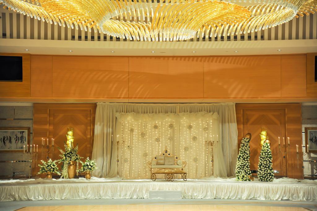 Grand Millennium Sulaimani Hotel Sulaymaniyah Exterior photo The stage of the main hall